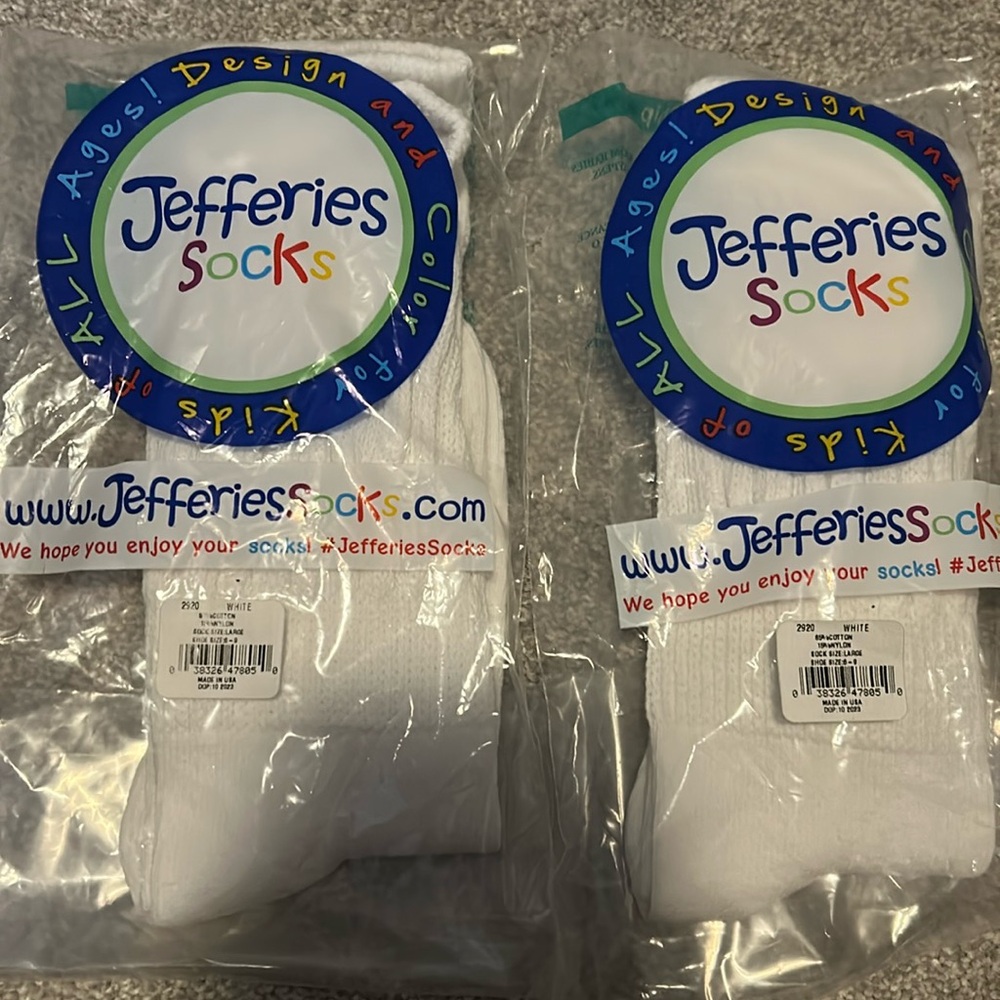 Brand new packaged Jefferies white scrunch socks 2 pairs